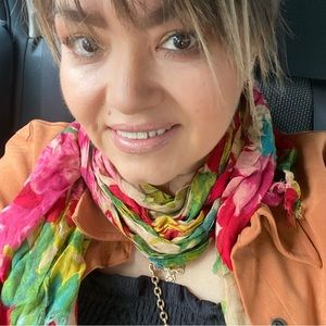 Meet your Posher, Nora